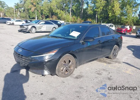 2022 Hyundai Elantra Sel z USA, uszkodzony, nr VIN 5NPLM4AG5NH079082